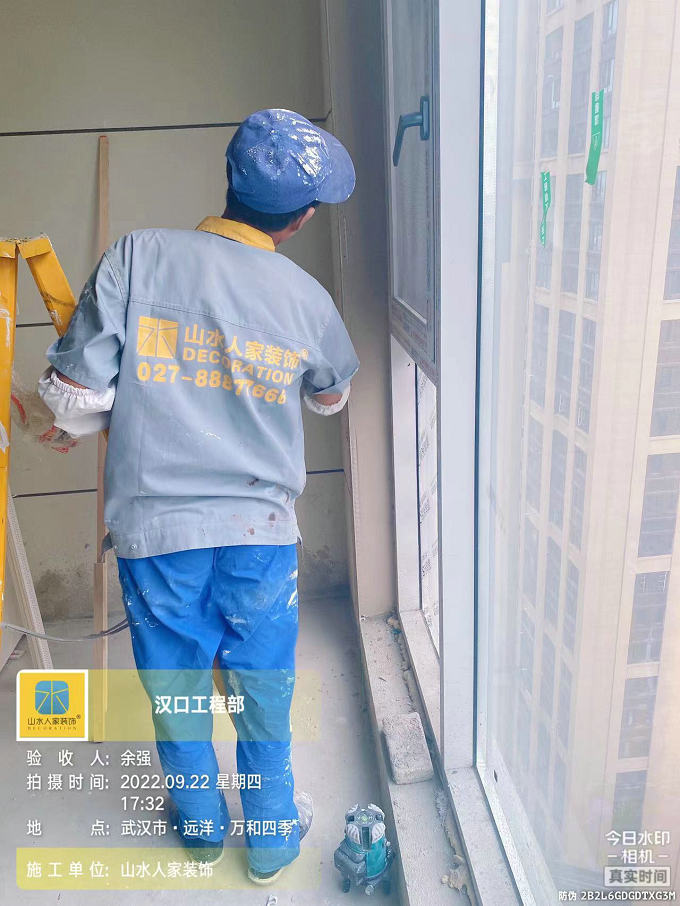 远洋万和四季5栋装修工地油漆施工